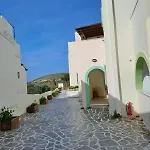 Naxos Olive & Engares