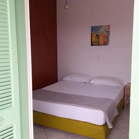 Naxos Olive & * Engares