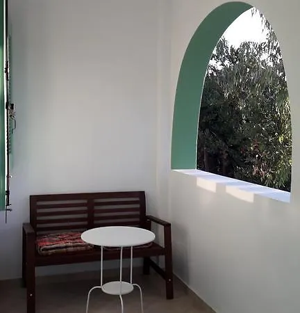 Naxos Olive & * Engaraí