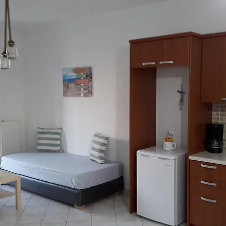 Naxos Olive & Апартаменты Engares