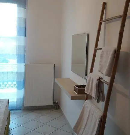 Naxos Olive & * Engaraí