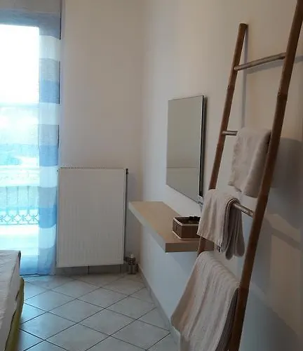 Naxos Olive & * Engares